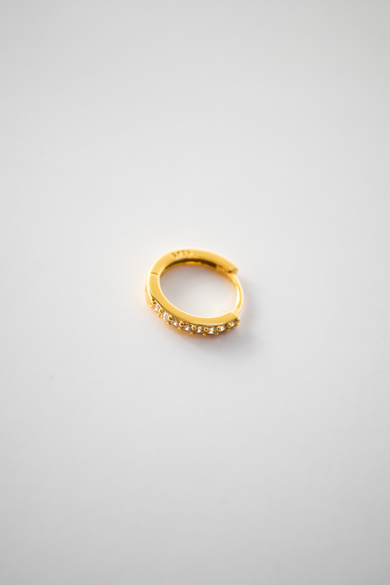 [gá.kus.] Hoop Earrings with Zirconias