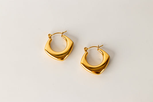 Cheny Huggie Earrings